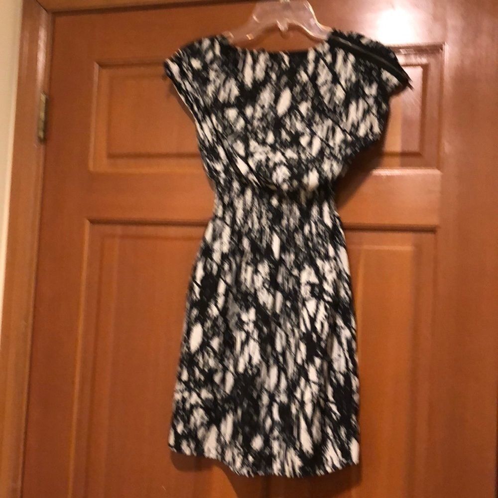 Guess black and white mini dress - Picture 2 of 10
